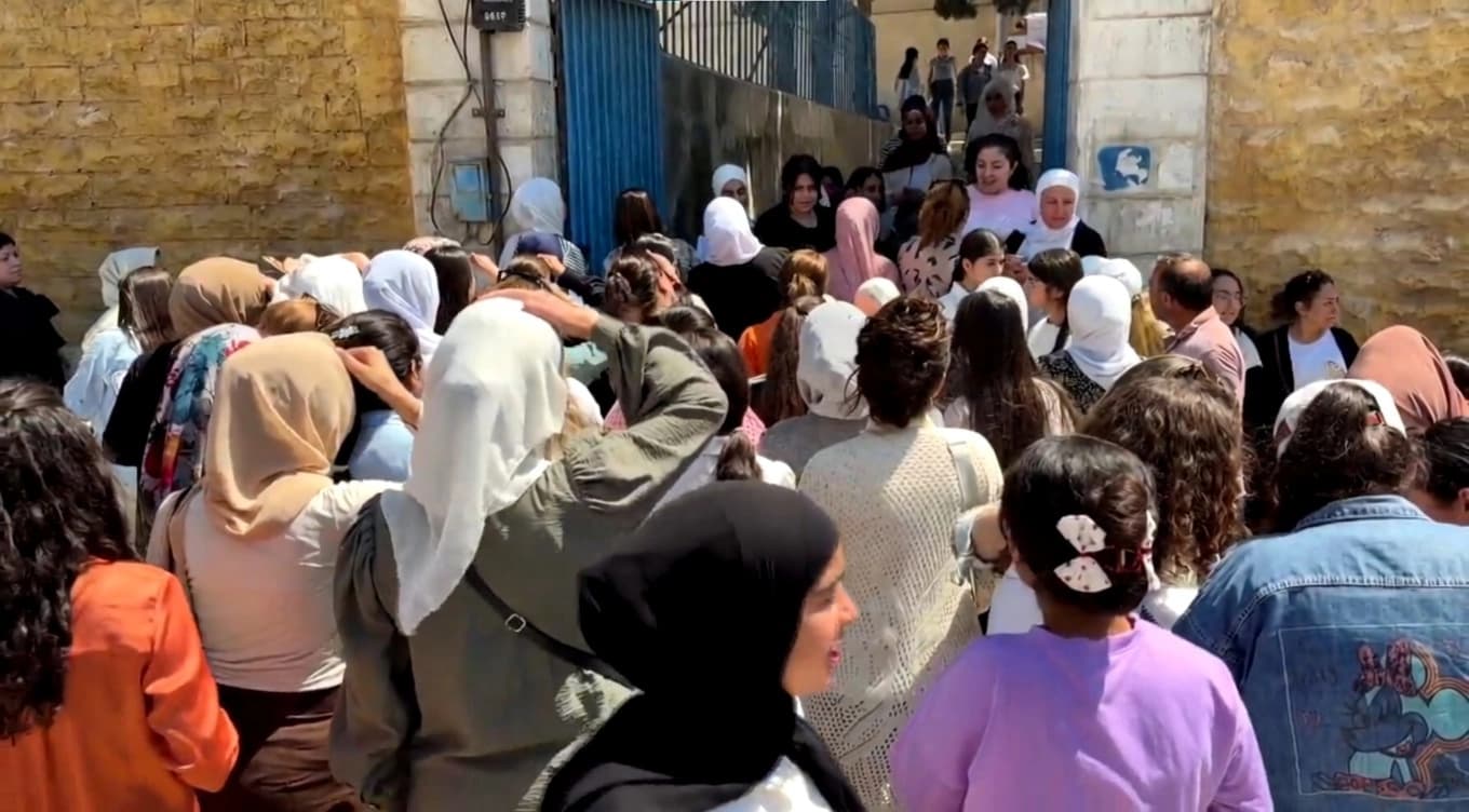 Li Efrînê xwendekarên pola 9an ketin ezmûnan: ‘Min pir dixwend’