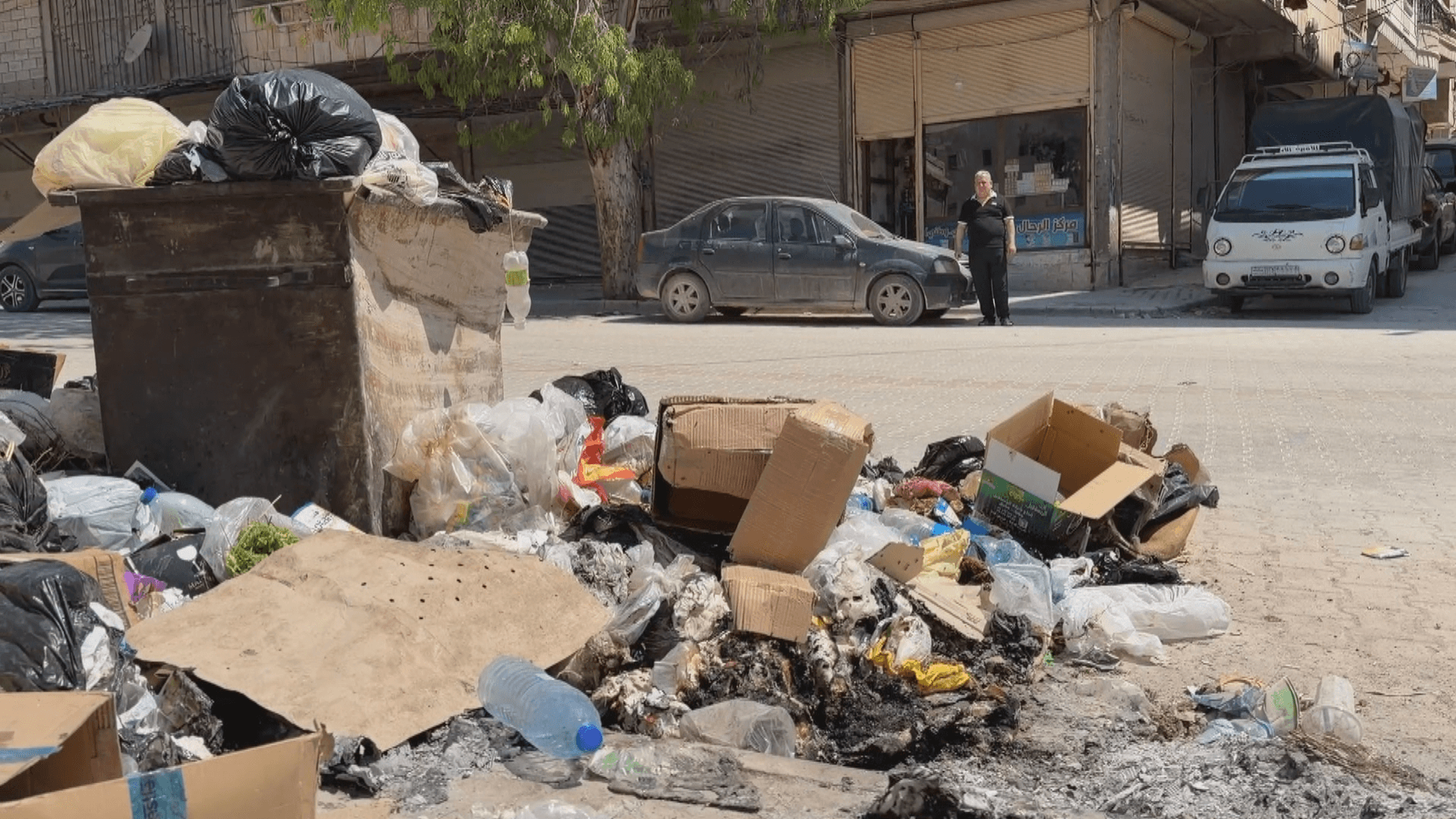 زبڵ و خاشاک سیمای عەفرینی شێواندووە؛ مانگانە 20 دۆلار لە دانیشتووانەکەی وەردەگیرێت