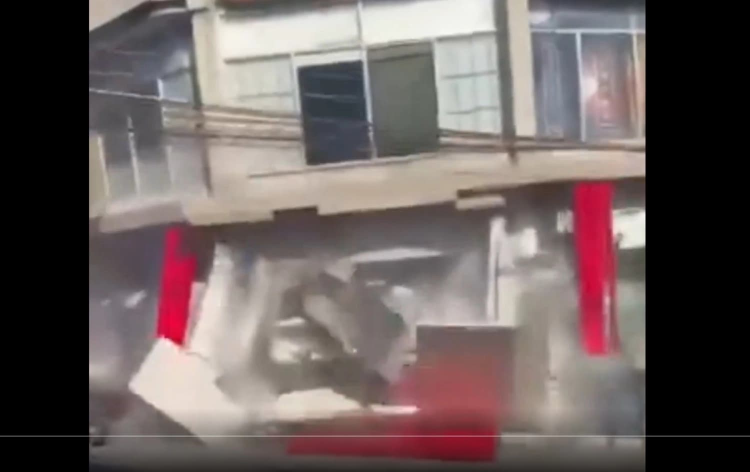 بوومەلەرزەیەک بە گوڕی 7.8 پلەی رێختەر فلیپینی هەژاند