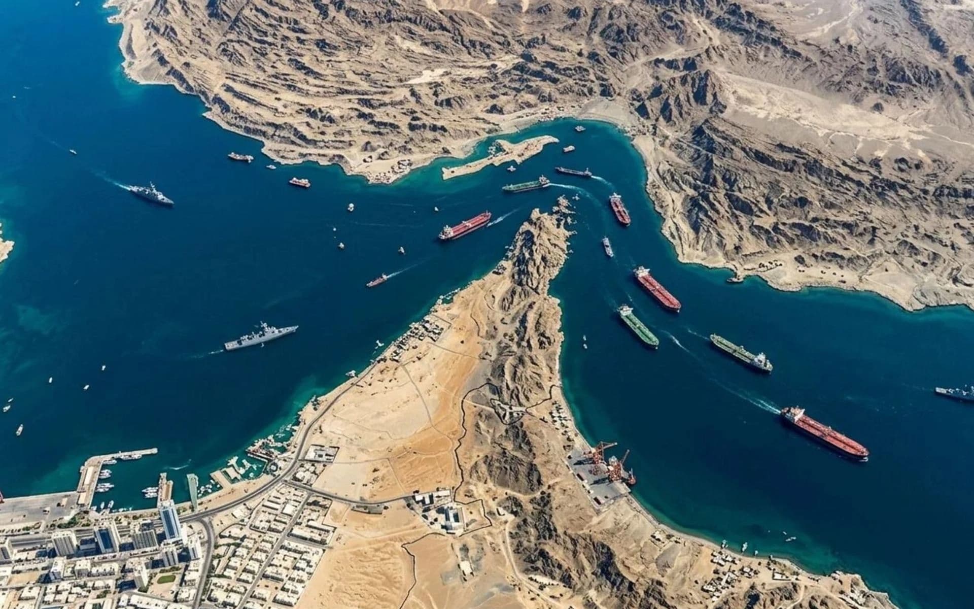 ئێران دەڵێ، تەنگەی هورمز چیدیکە بە خۆڕایی نییە