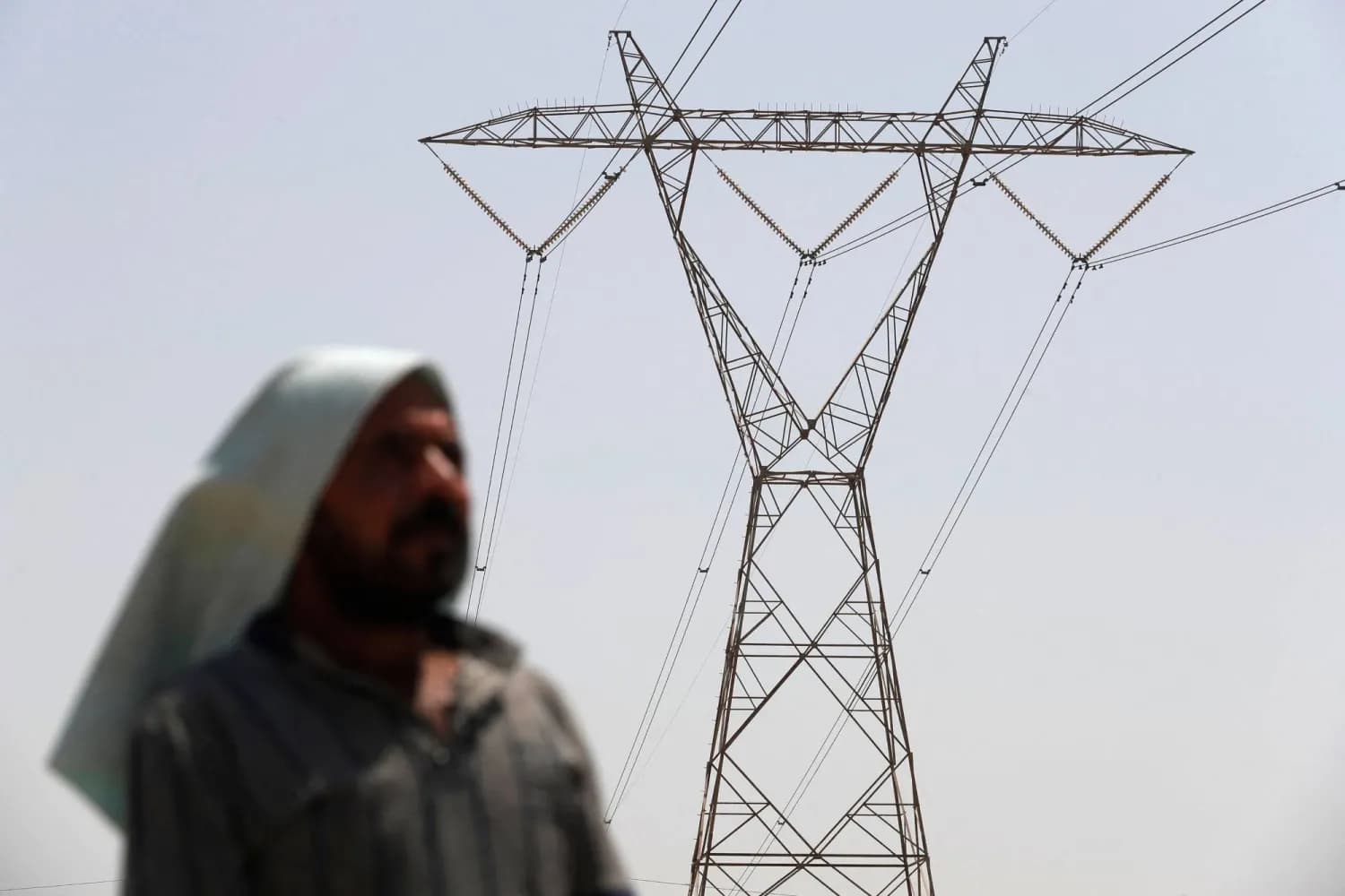 العراق.. الطلب على الكهرباء 62 ألف ميغاواط والإنتاج 24 ألفاً فقط