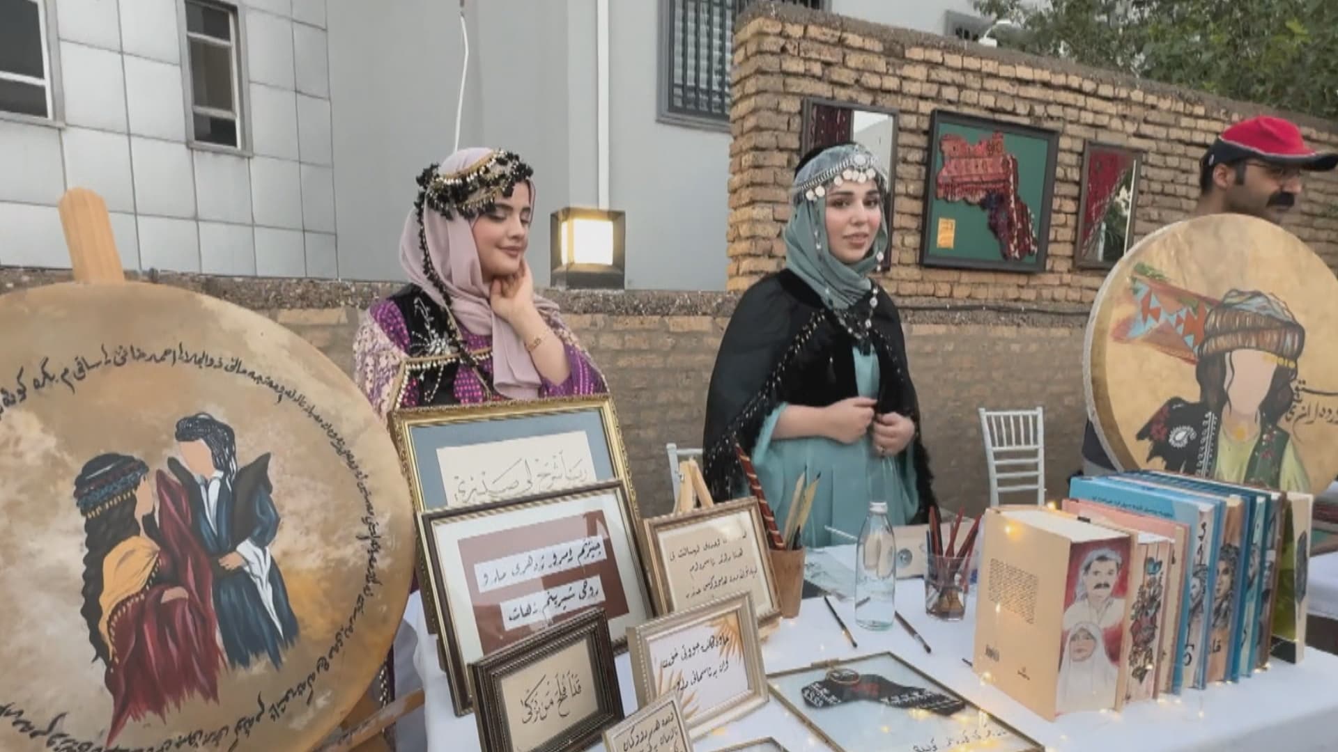 بازاڕێک لە سەربانەوە؛ 17 گەنجی چوار پارچەی کوردستان کاری دەستییان نمایش دەکەن