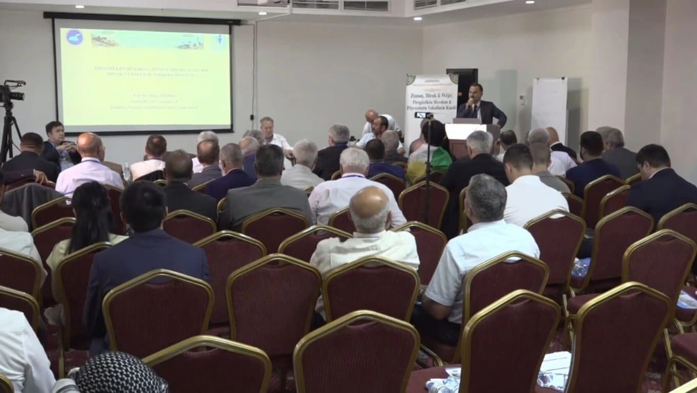 Almatayê mazûvaniya konferanseke Kurdî kir: Ziman û dîrok li ser maseyê bûn