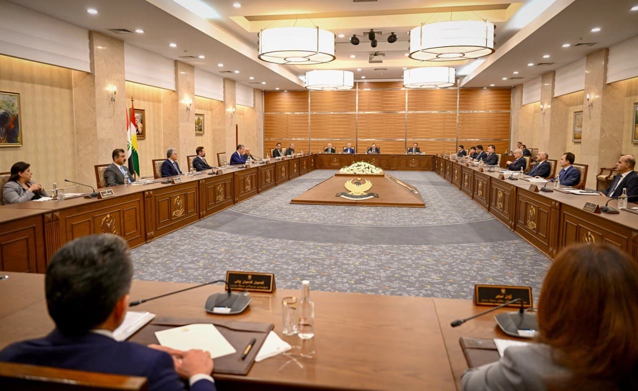 ئەنجوومەنی وەزیران تاوتوێی لێخۆشبوونی سەرپێچیی هاتووچۆ و دابەزاندنی قەرزی کارەبا دەکات