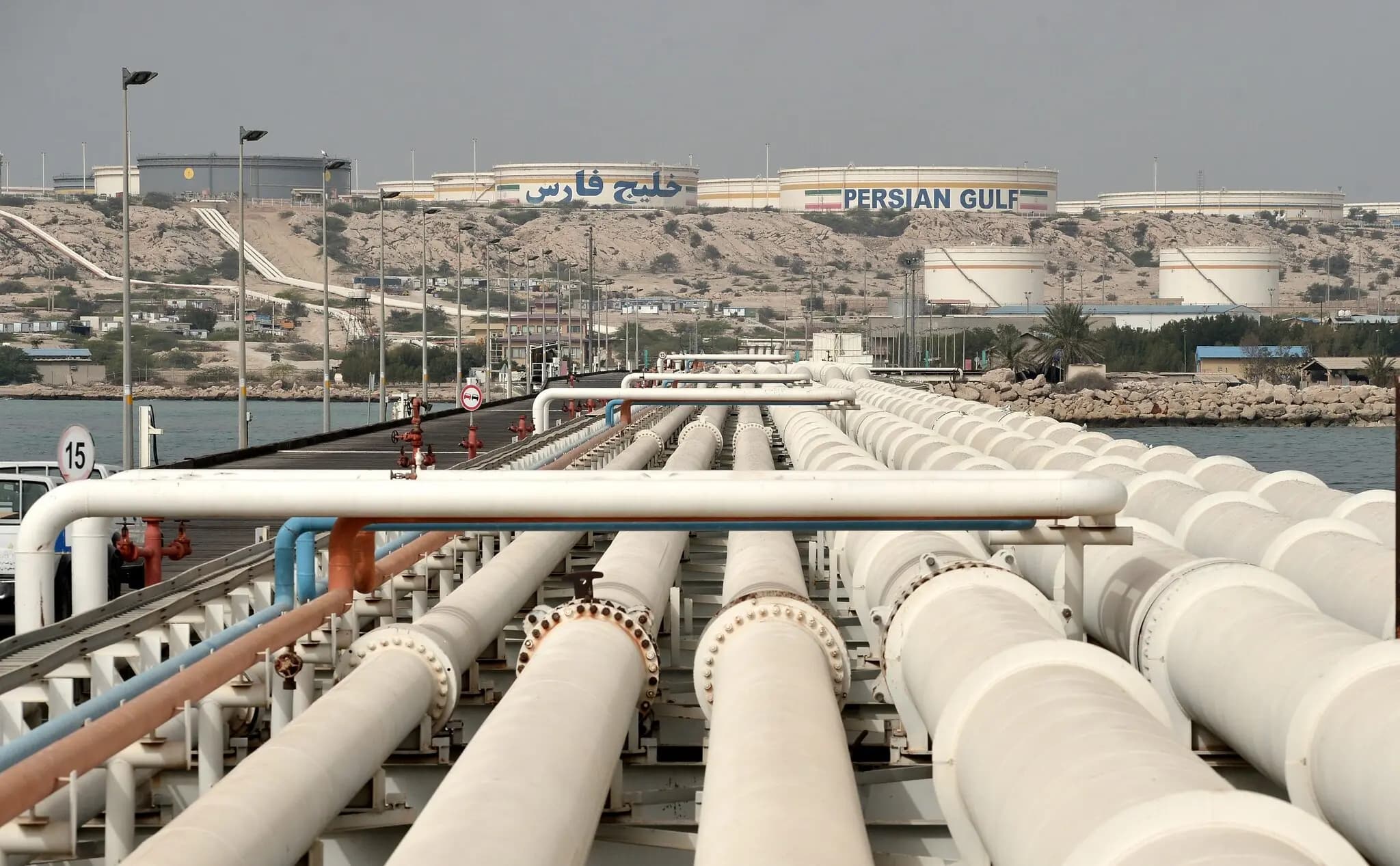 Production and Export of Oil in Iran, Iraq, and the Kurdistan Region in the Shadow of War