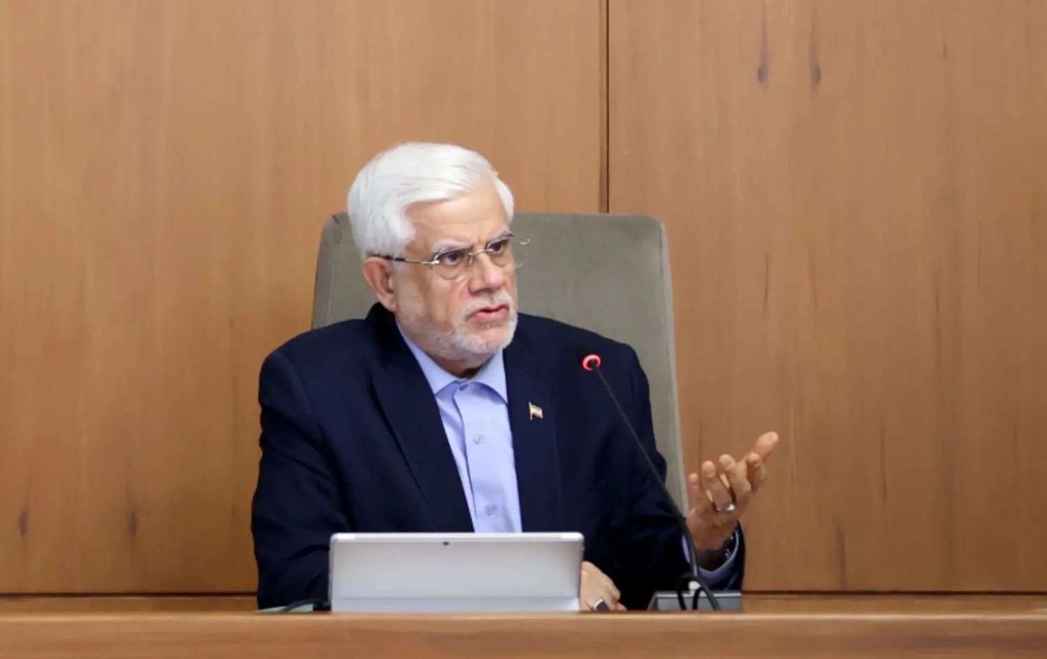 جێگری سەرۆککۆماری ئێران بۆ وەزیرەکان: ناکۆکییەکان ببەنە دەرەوە، لادەبرێن