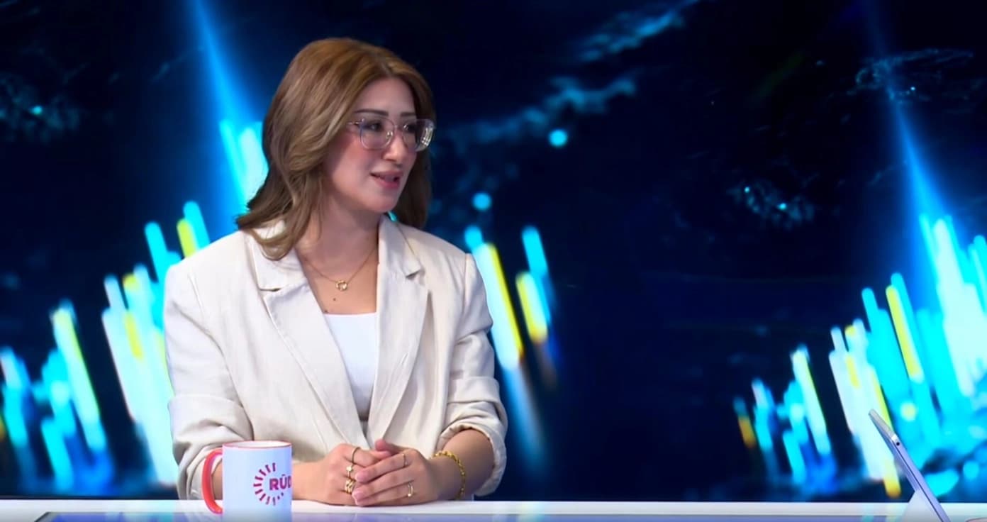 Dîlar Xelef di pirtûka xwe ya bi Almanî de qala tecrubeya xwe ya koçberiyê dike