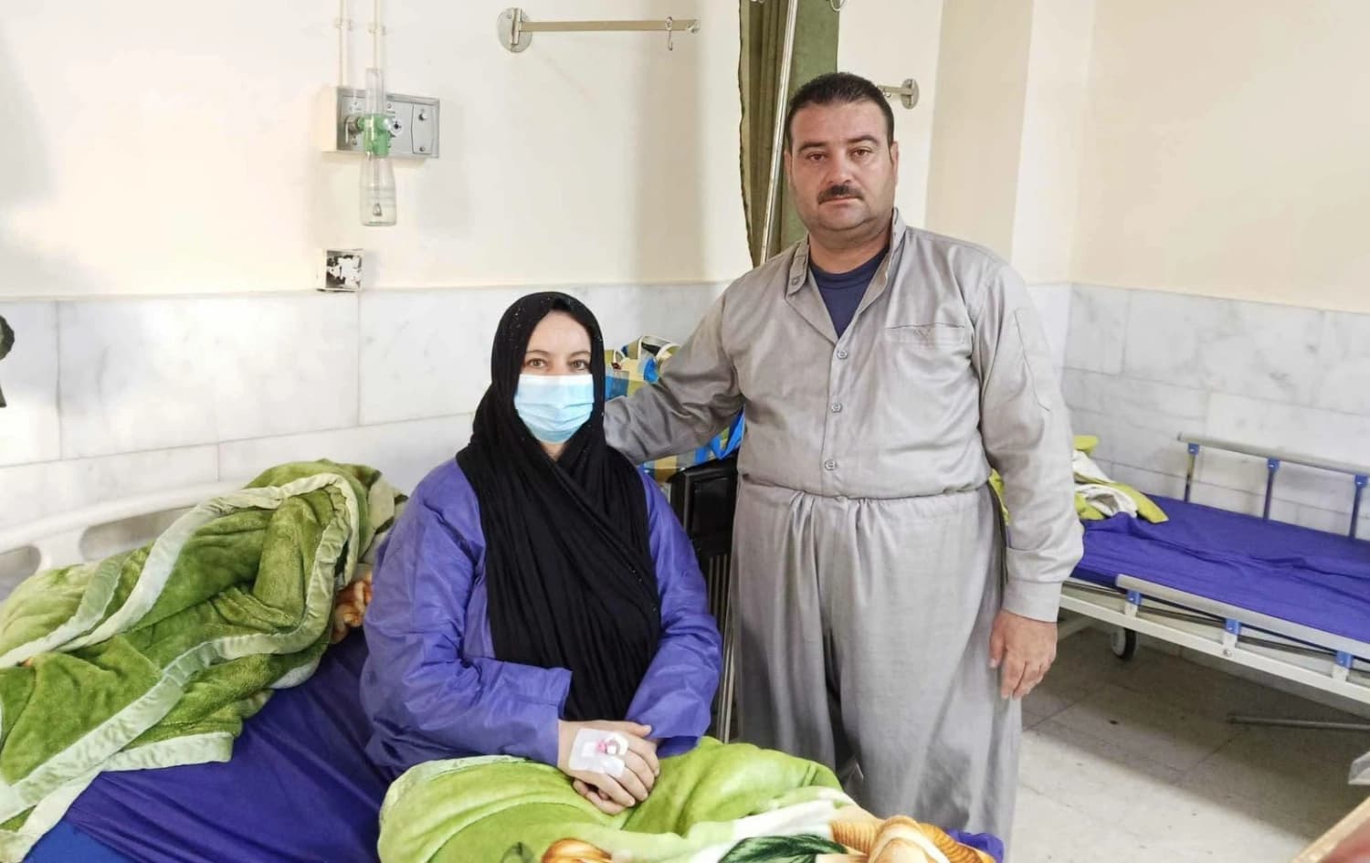 لە خورماتوو ژنێک گورچیلەکەی دەبەخشێتە براکەی؛ 'تەندروستیی هەردووکیان جێگیرە'