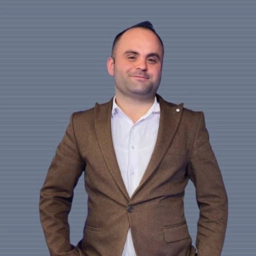 نياز مصطفى