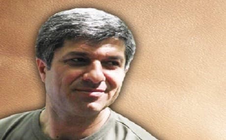  Felsefevanê kurd: Mirov li rojava her tişt e, lê li rojhilat per û bask şikestî ye