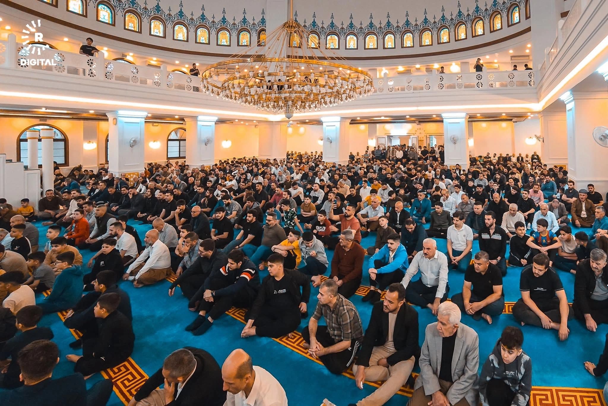 Muslims in Duhok perform Eid prayer