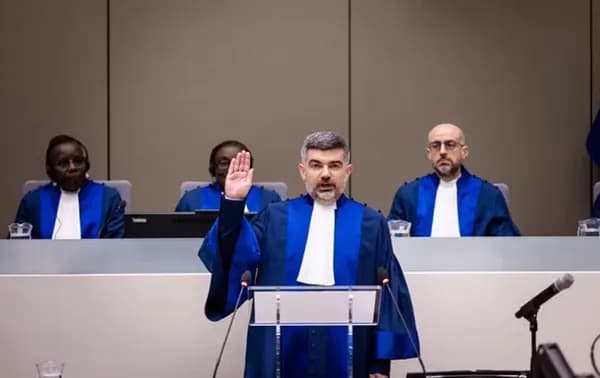دادوەرێکی فەرەنسی: بەهۆی بڕیارێک دژی نەتەنیاهوو وەک تاوانبار هەڵسوکەوتم لەگەڵ دەکرێت
