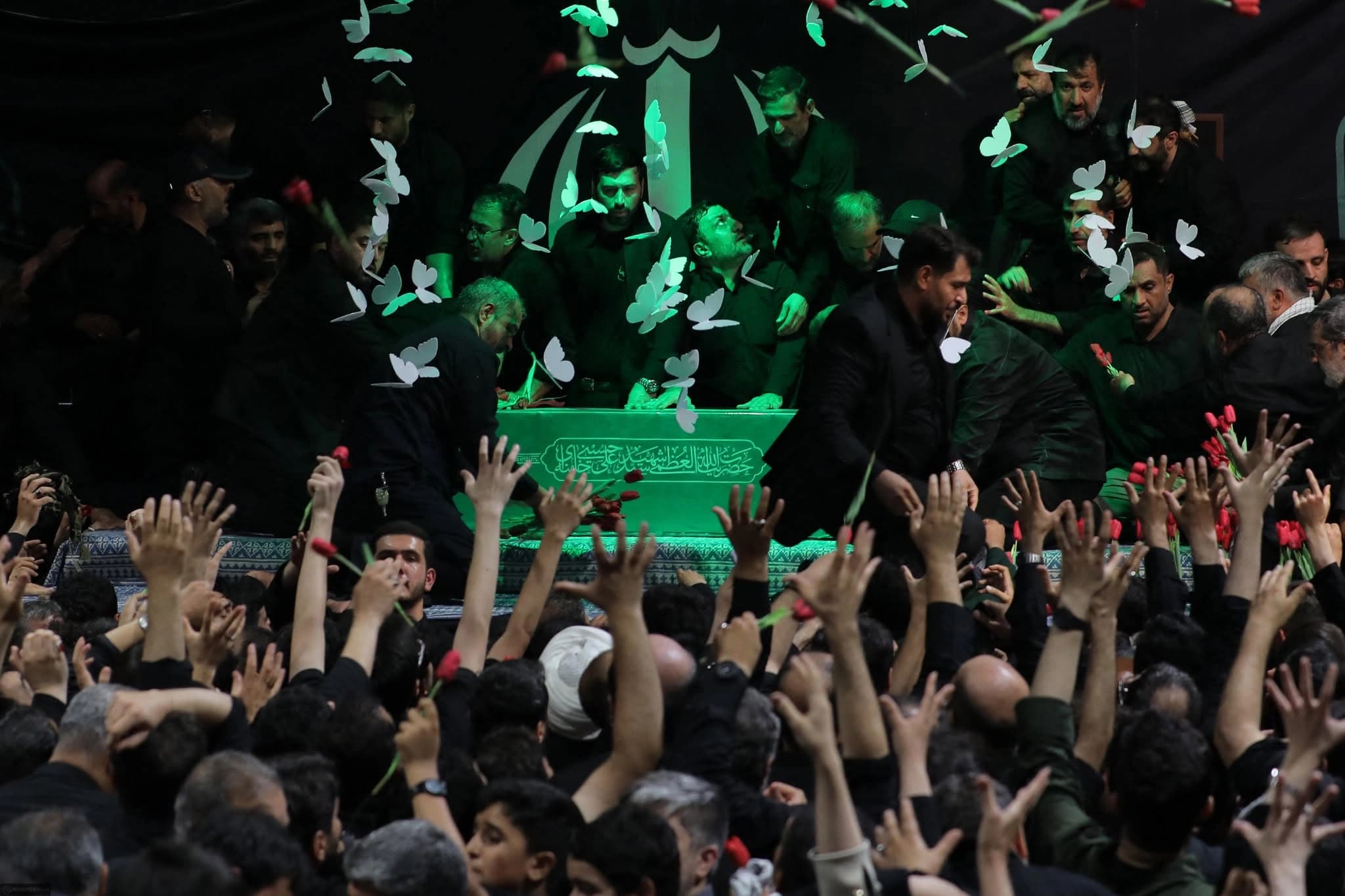 وێنە؛ تاران خۆی بۆ 'گەورەترین رێوڕەسمی ماڵئاواییکردن' لە مێژوویدا ئامادە دەکات