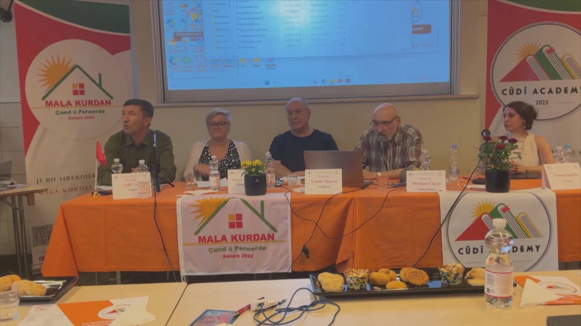 Kurdologên cîhanê li çiyayên Alpê li hev civiyan
