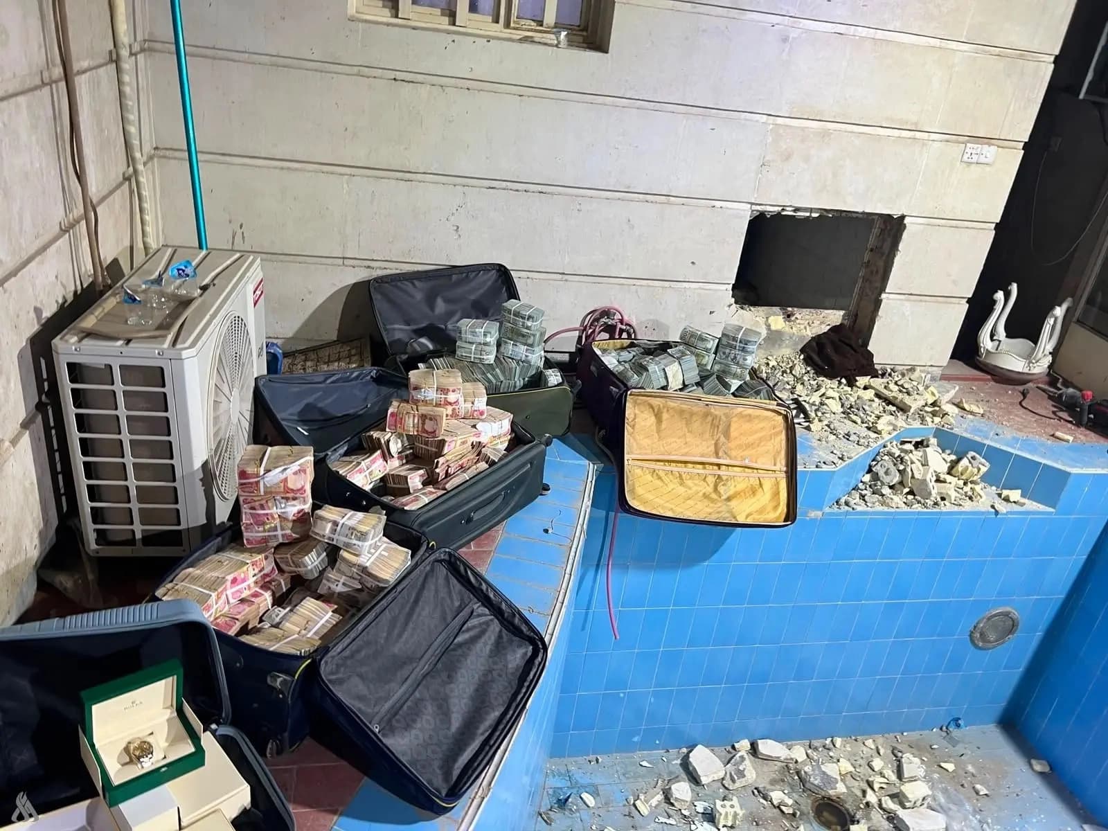 دۆزینەوەی بڕێک "پارەی دزراو" کە لەناو دیوار و ژێر زەوی شاردرابووەوە