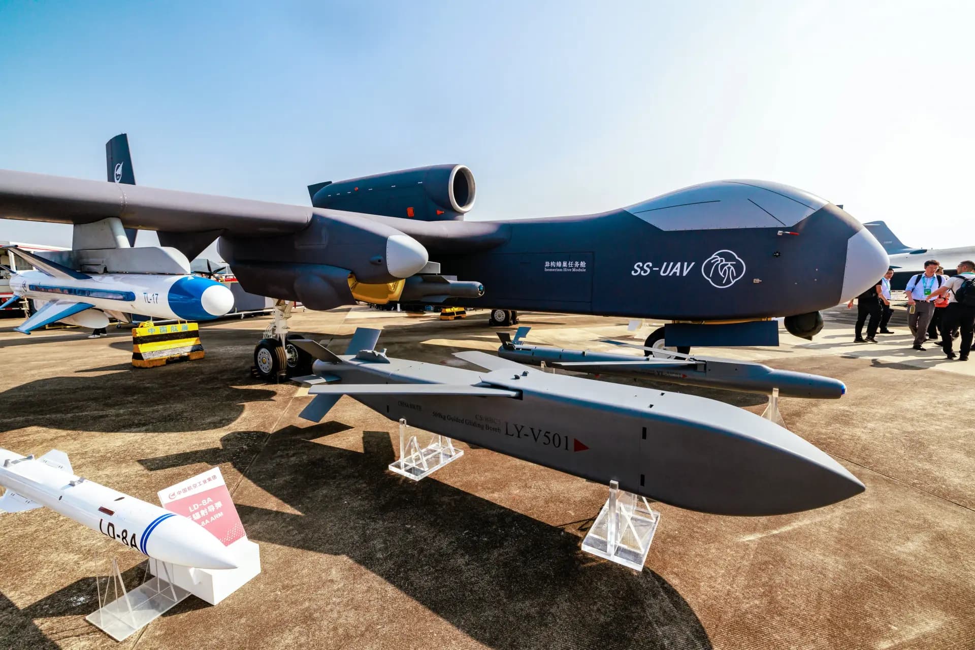 Amerîka baca li ser dronên Çînê kir ji sedî 100