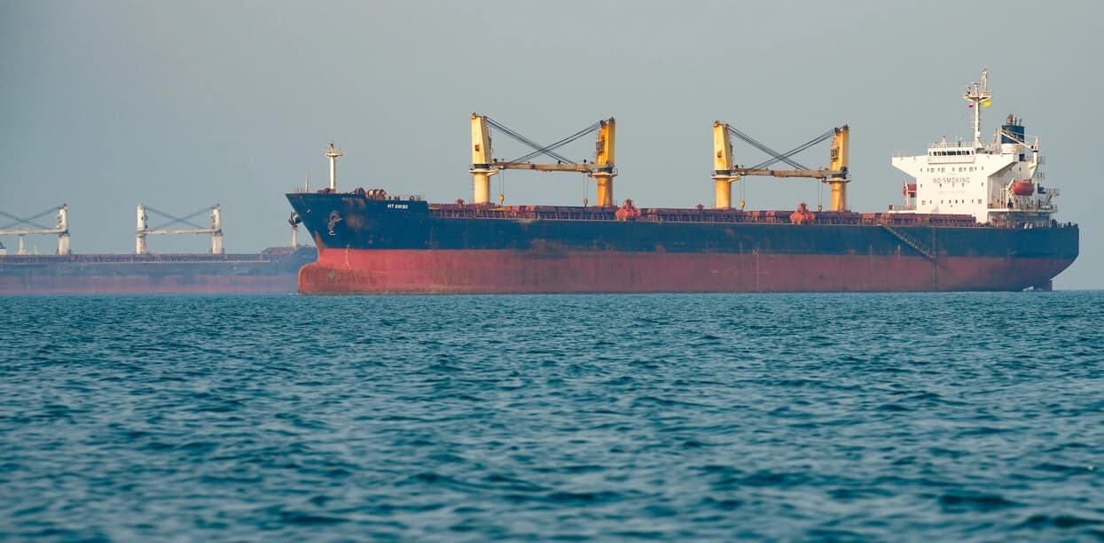 UAE returns 200 trucks of Iranian agricultural produce as sanctions tighten